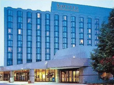Hilton Chicago O'hare Hotel