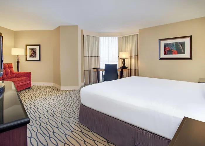 Hilton Chicago O'hare Hotel 4*