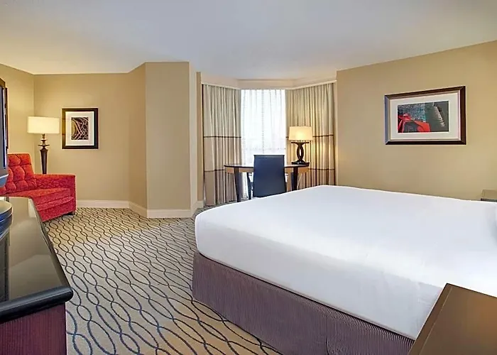 Hilton Chicago O'hare Hotel 4*