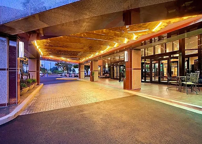 Hilton Chicago O'hare 4*
